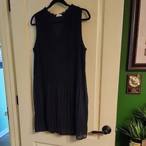 CHLOE+RENE BLACK SLEEVELESS DRESS